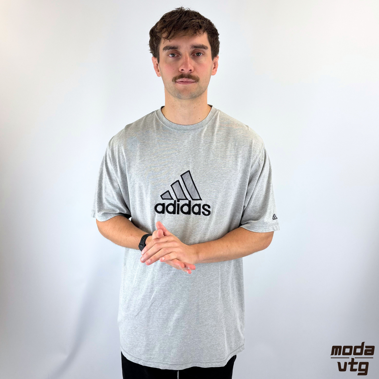 Vintage 90s Adidas T-Shirt Grey XL Embroidered