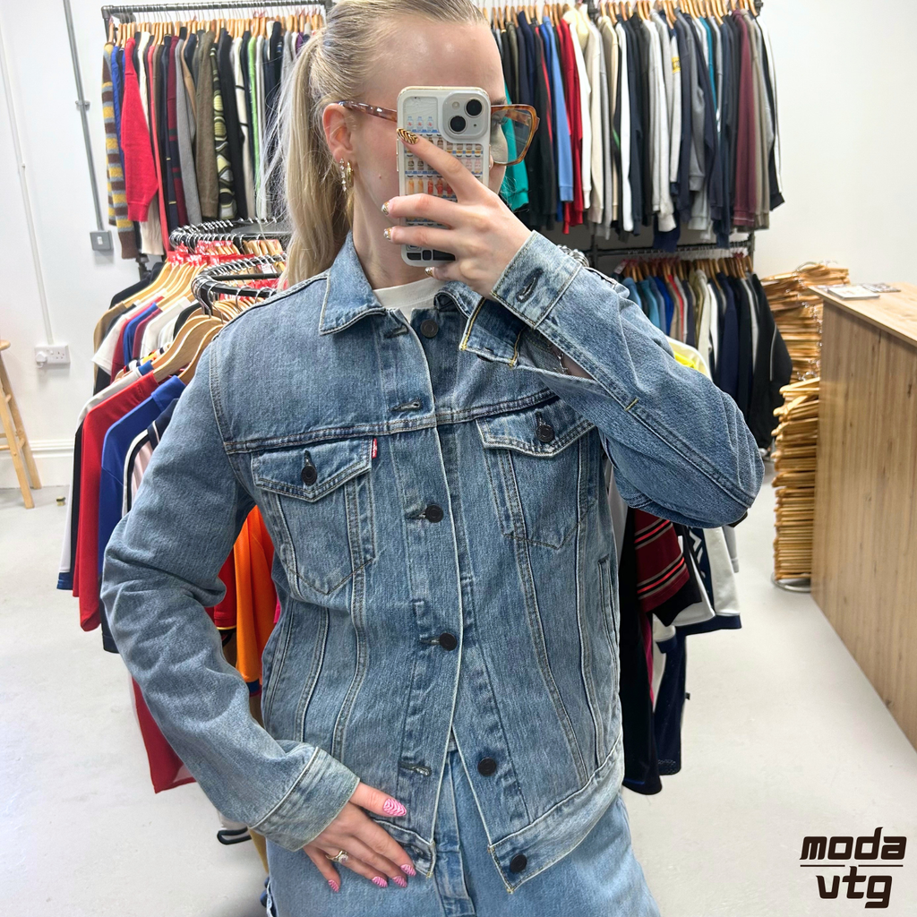 Vintage Y2K Levi’s Denim Jacket Blue Small Retro Unisex Trucker