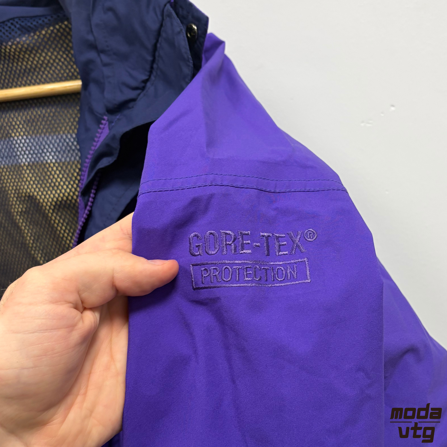 Vintage 90s Berghaus Raincoat Purple Women’s XL Goretex Walking Gorpcore