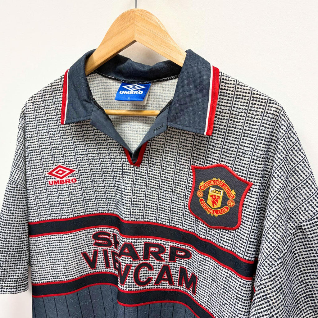 Vintage 1995/96 Manchester United Jersey Away Grey XL Umbro Retro Unisex