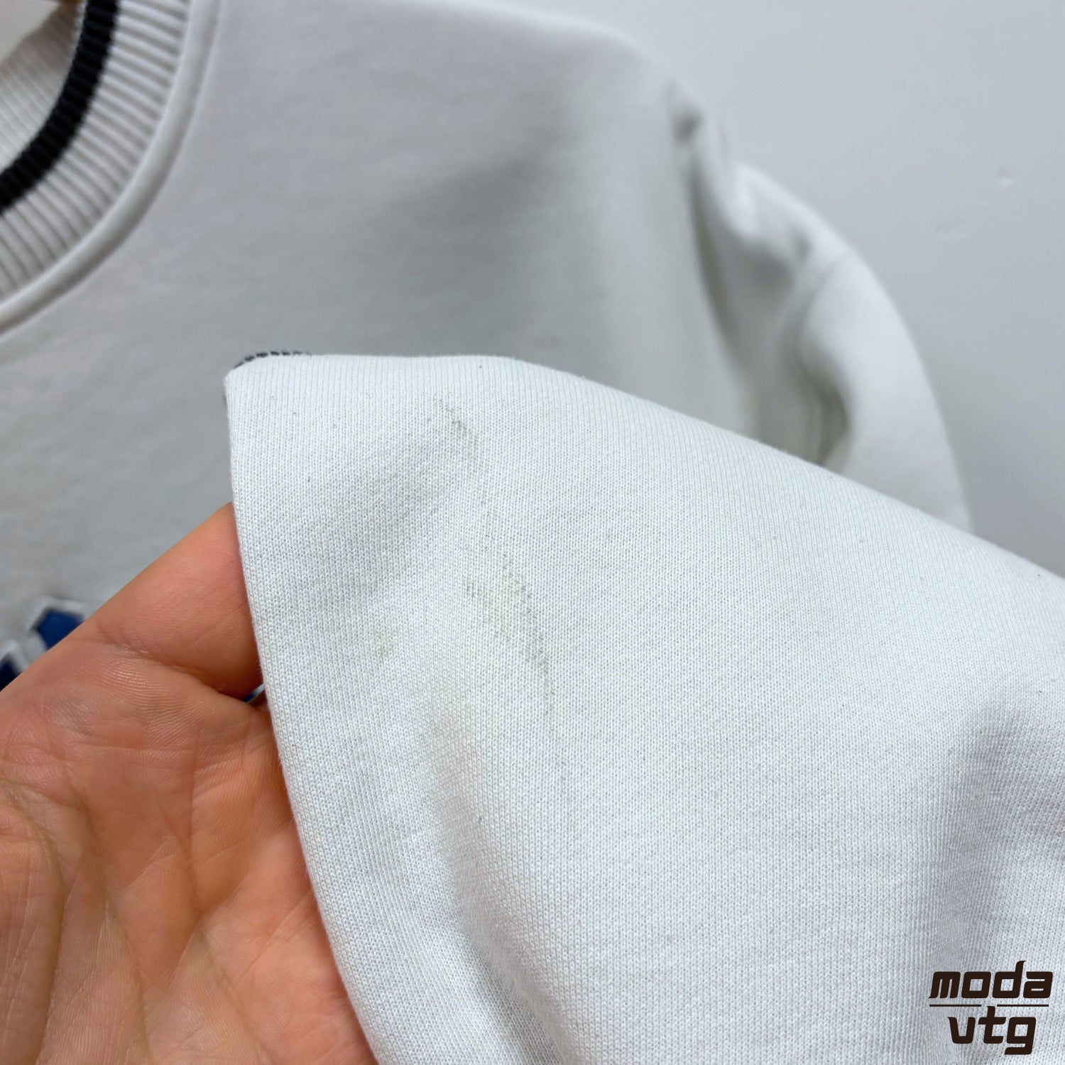 Vintage 90s Fila Sweatshirt White Medium Retro Unisex