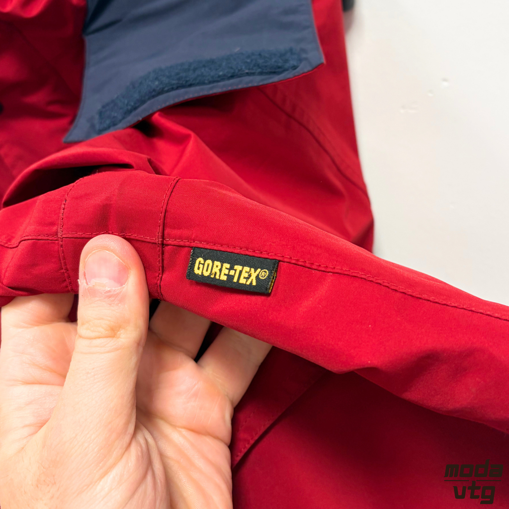 Vintage Y2K Berghaus Raincoat Red Women’s Medium Goretex Retro