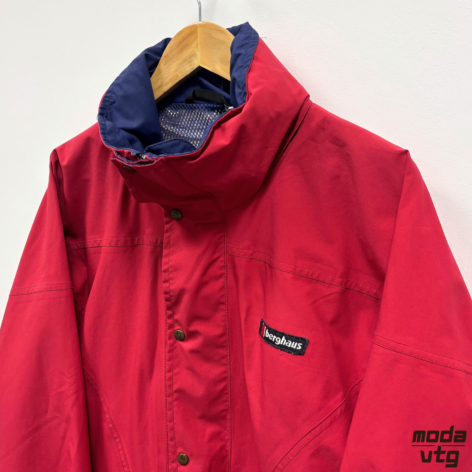 Vintage Y2K Berghaus Raincoat Red Medium Goretex Gorpcore