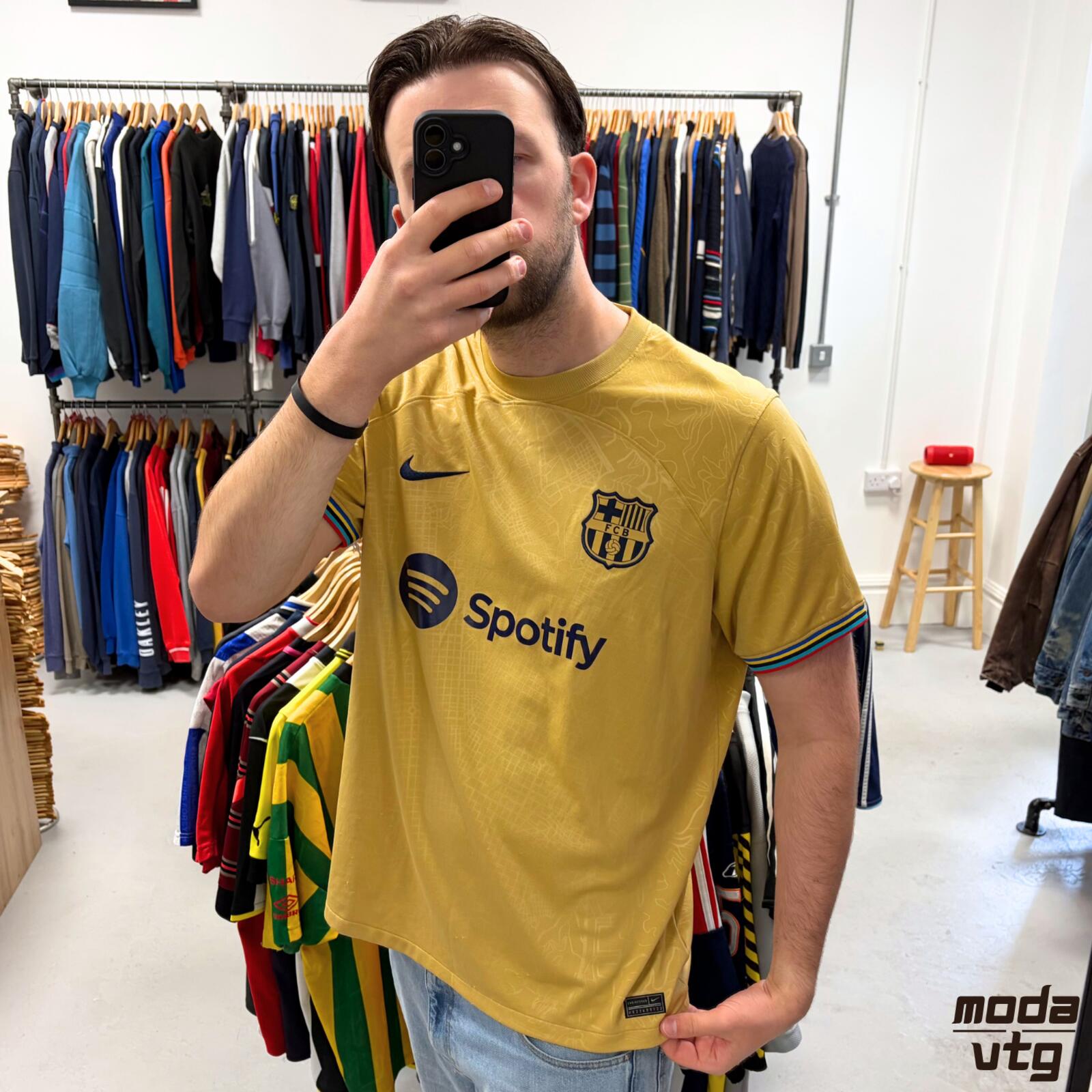 2022/23 Barcelona Kit Gold XL Retro Unisex Nike Away