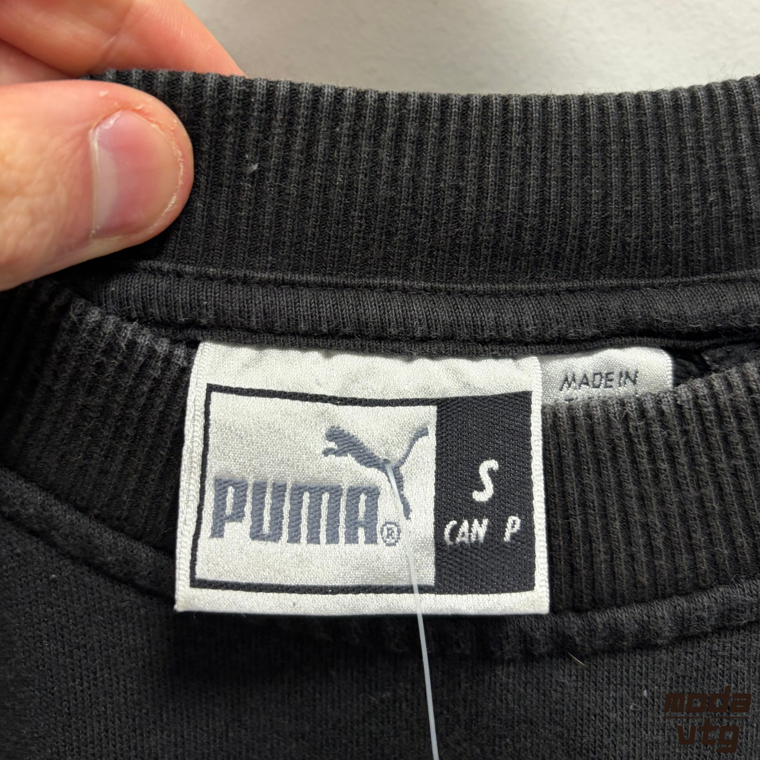 Vintage 90s Puma Sweatshirt Black Medium Retro Unisex