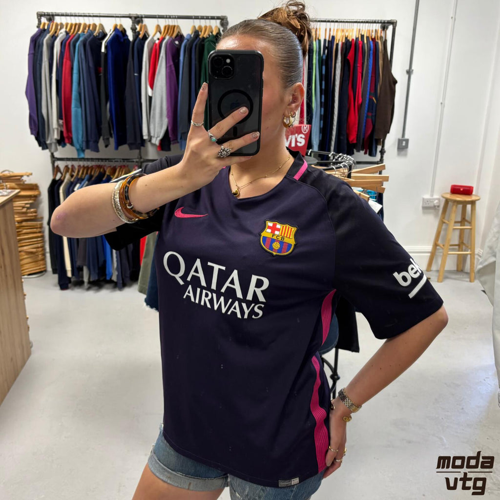 Vintage 2016/17 Barcelona Jersey Purple Large Nike Retro Unisex Away
