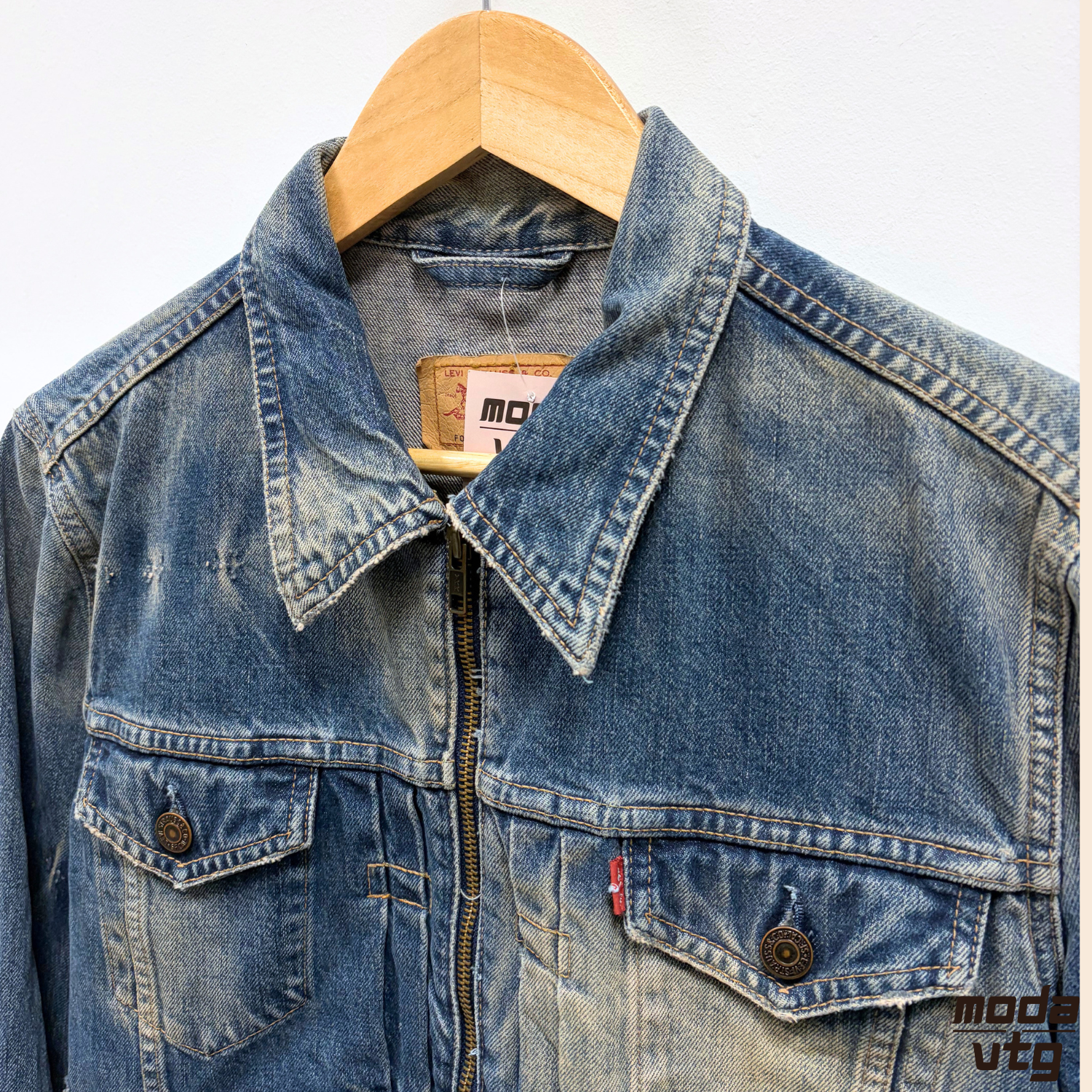 Vintage Y2K Levi’s Navy Women’s XS Retro Zip Up