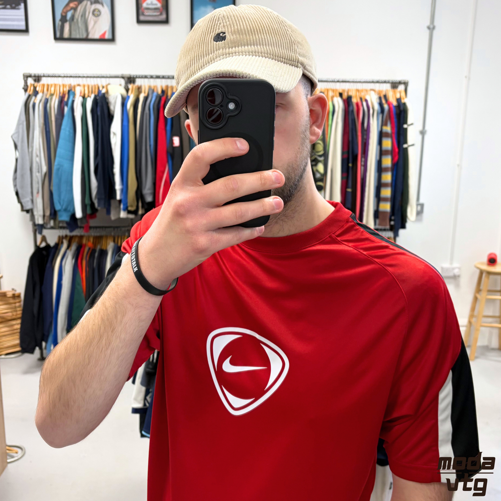 Vintage Y2K Nike T-Shirt Red Large T90 Total 90 Gym Football