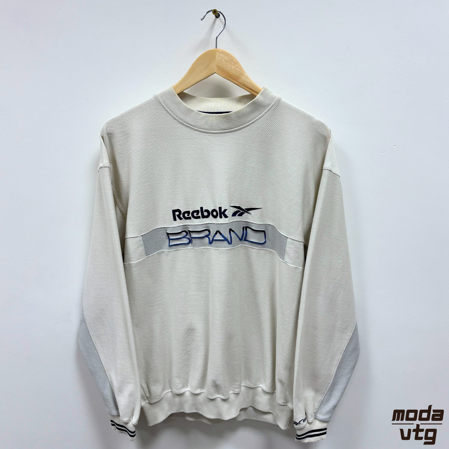 Vintage Y2K Reebok Sweatshirt White Medium Retro