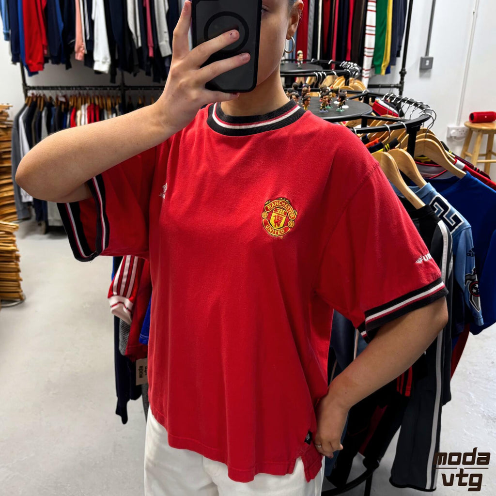 Vintage Y2K Manchester United T-Shirt Red Medium Retro Unisex Umbro
