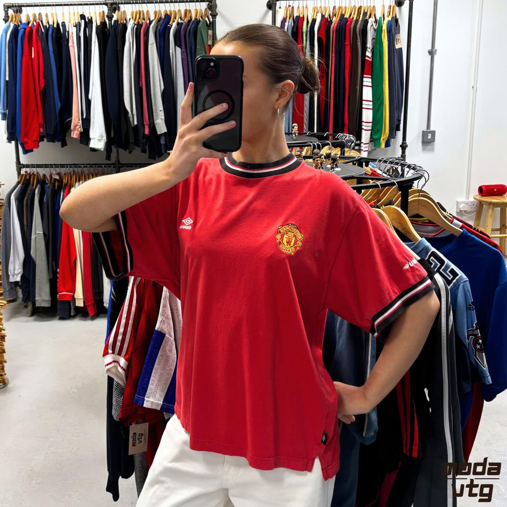 Vintage Y2K Manchester United T-Shirt Red Medium Retro Unisex Umbro