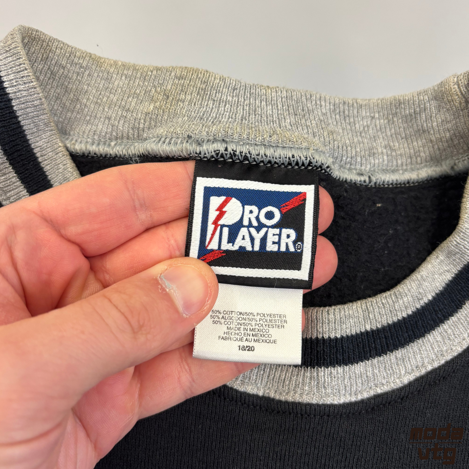 Vintage Y2K Cleveland Browns Sweatshirt Black Small NFL Pro Player