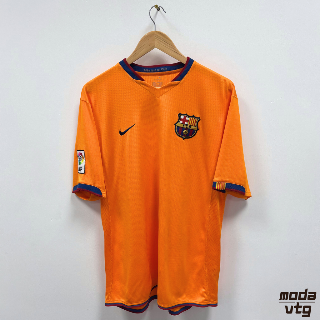 Vintage 2006/08 Barcelona Jersey Orange Large Nike Ronaldinho Away Retro
