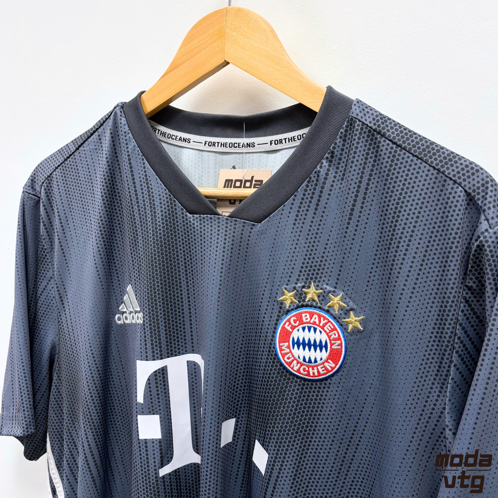 Vintage Y2K Bayern Munich 2018/19 Jersey Grey XXL Away