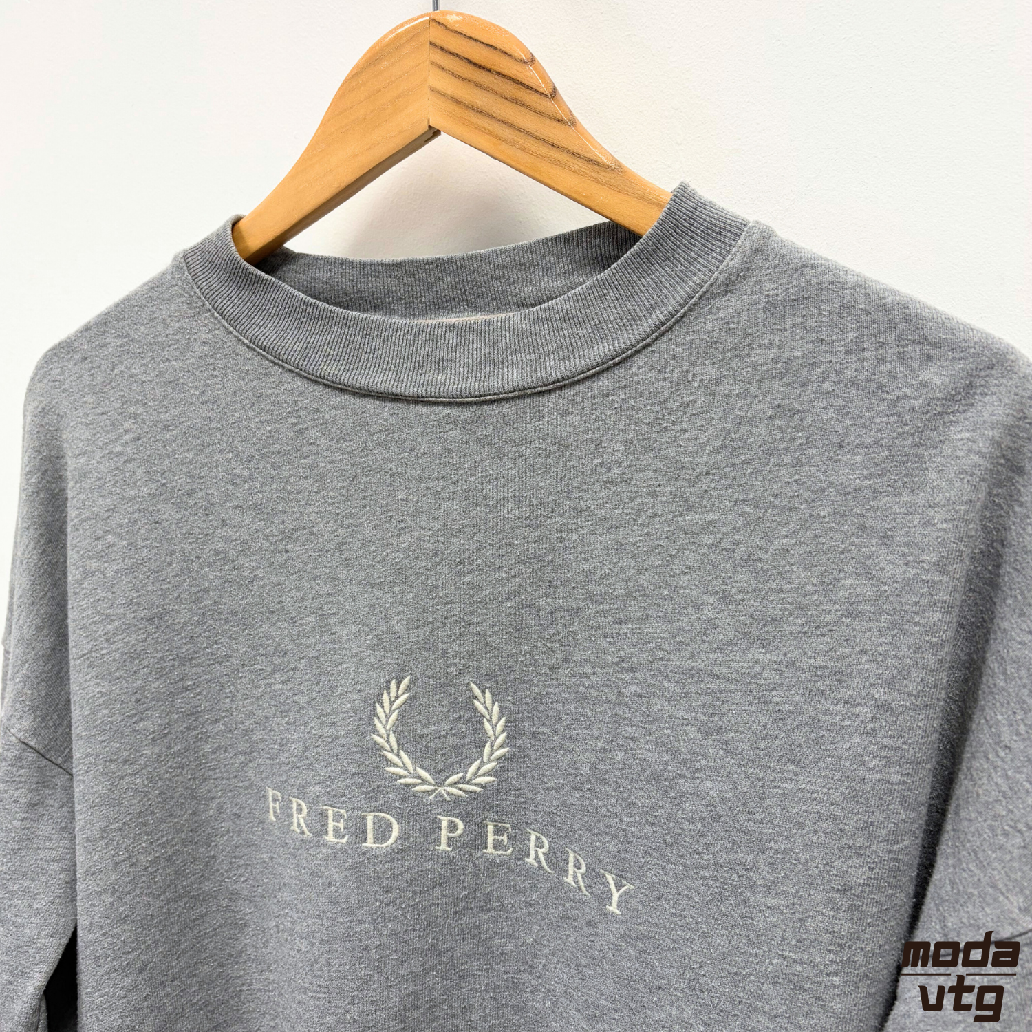 Vintage Y2K Fred Perry Sweatshirt Grey Small Unisex Retro Spellout