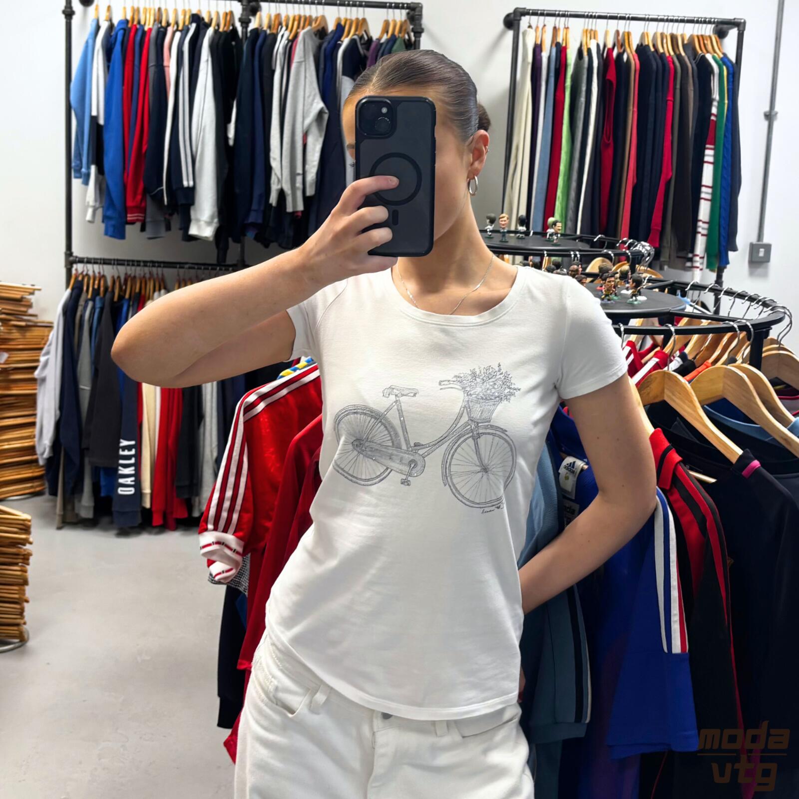 Vintage Y2K Armani Jeans T-Shirt White Women’s Small Retro Summer