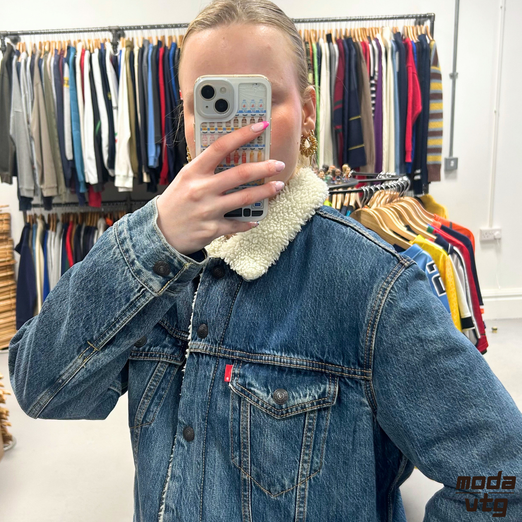 Vintage Y2K Levi’s Denim Trucker Jacket Blue Medium Unisex Sherpa
