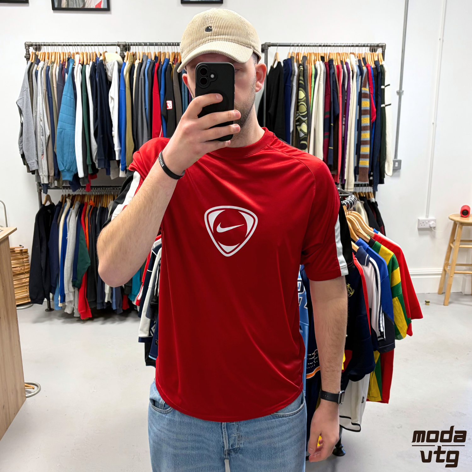 Vintage Y2K Nike T-Shirt Red Large T90 Total 90 Gym Football