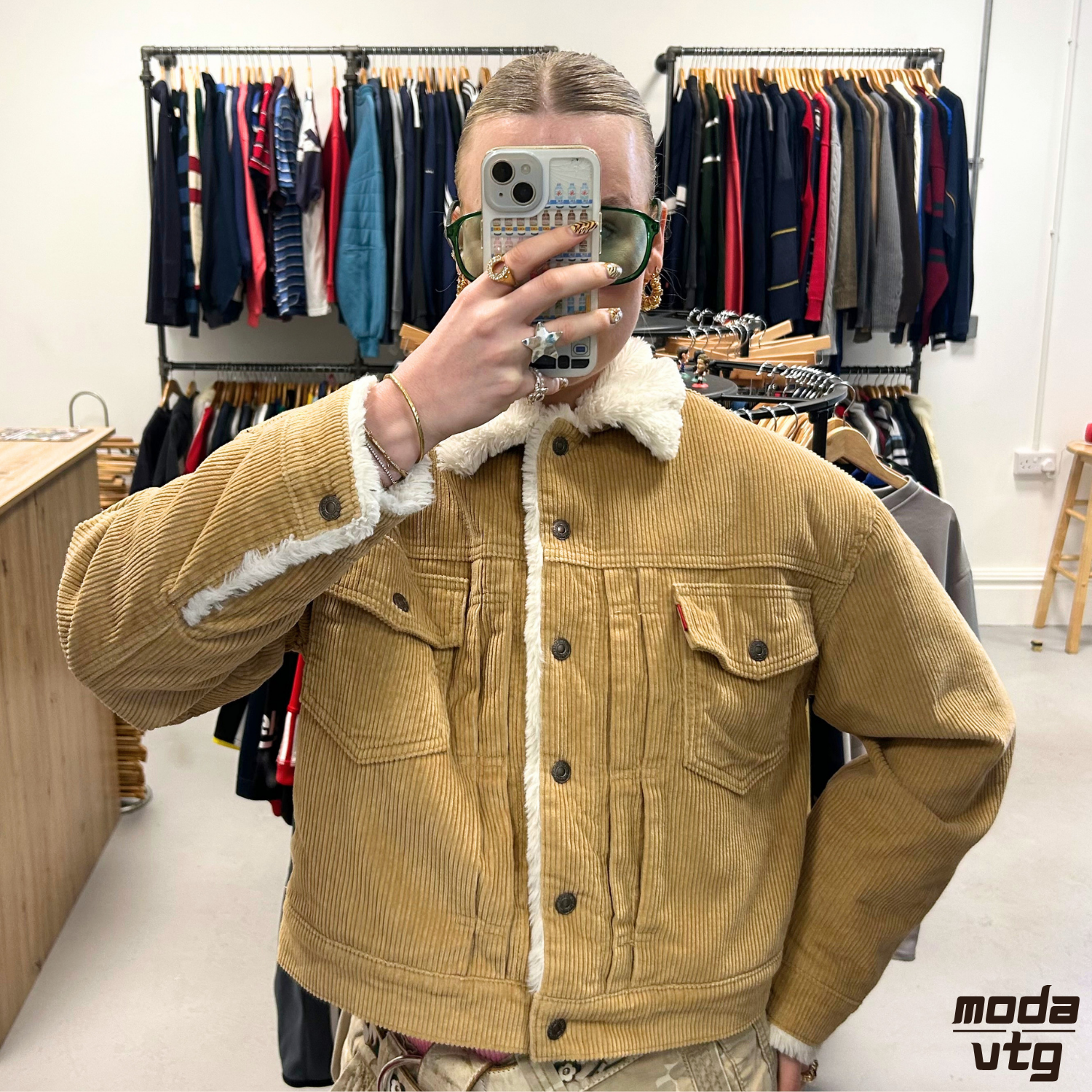 Vintage Y2K Levi’s Corduroy Jacket Beige Women’s Small Retro