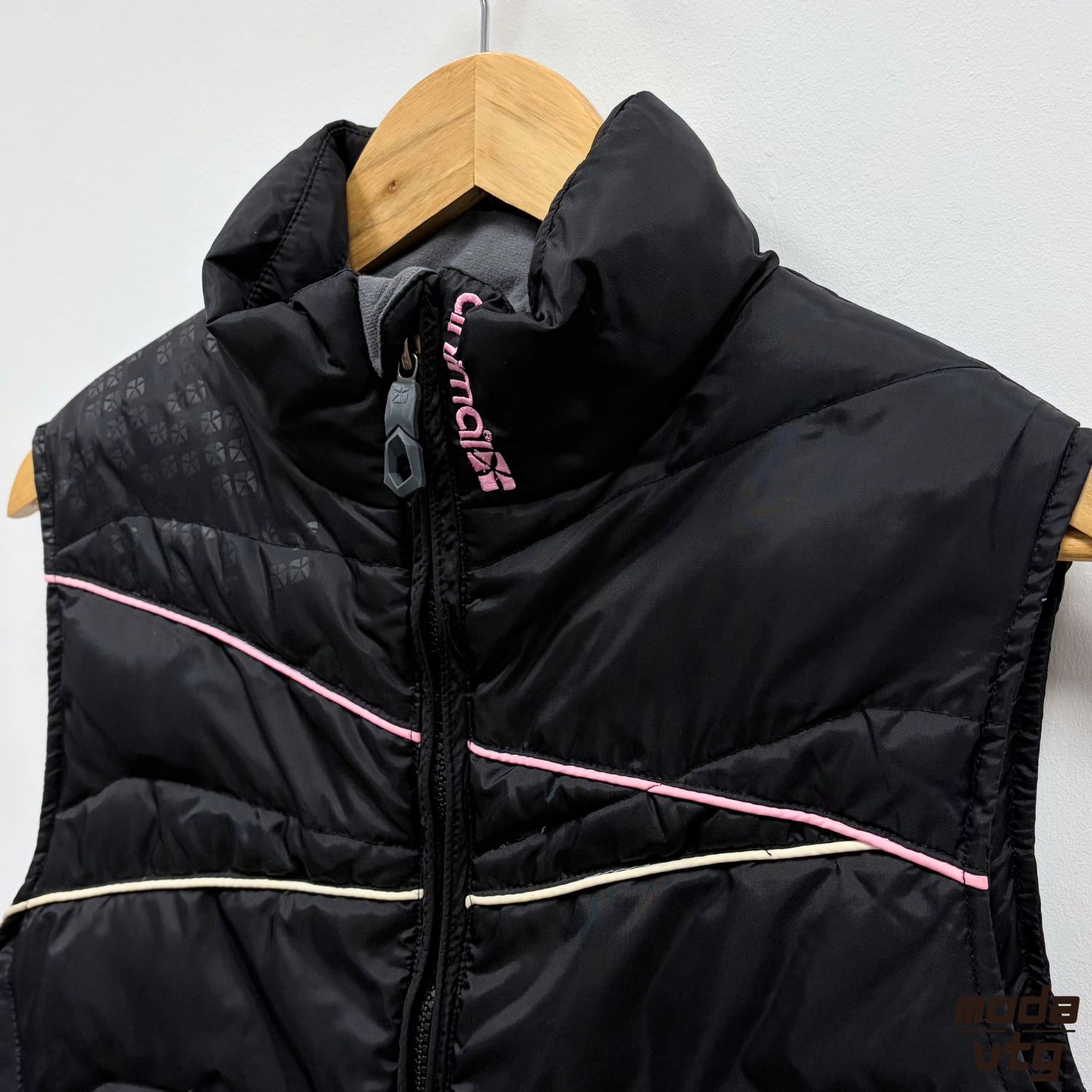 Vintage Y2K Animal Puffer Gilet Black Women’s Medium Y2K