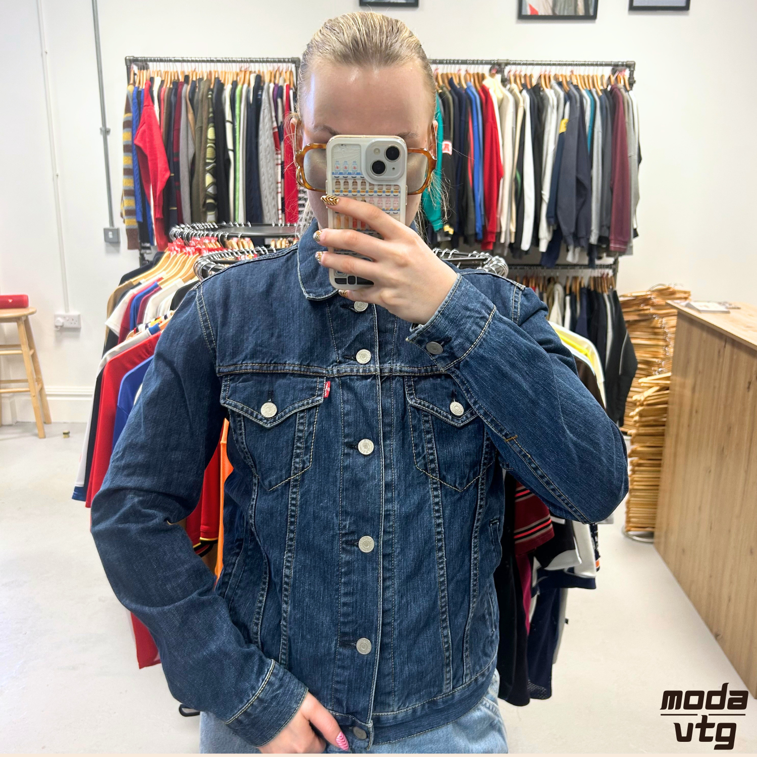 Vintage Y2K Levi’s Denim Jacket Navy Women’s Small Retro Trucker