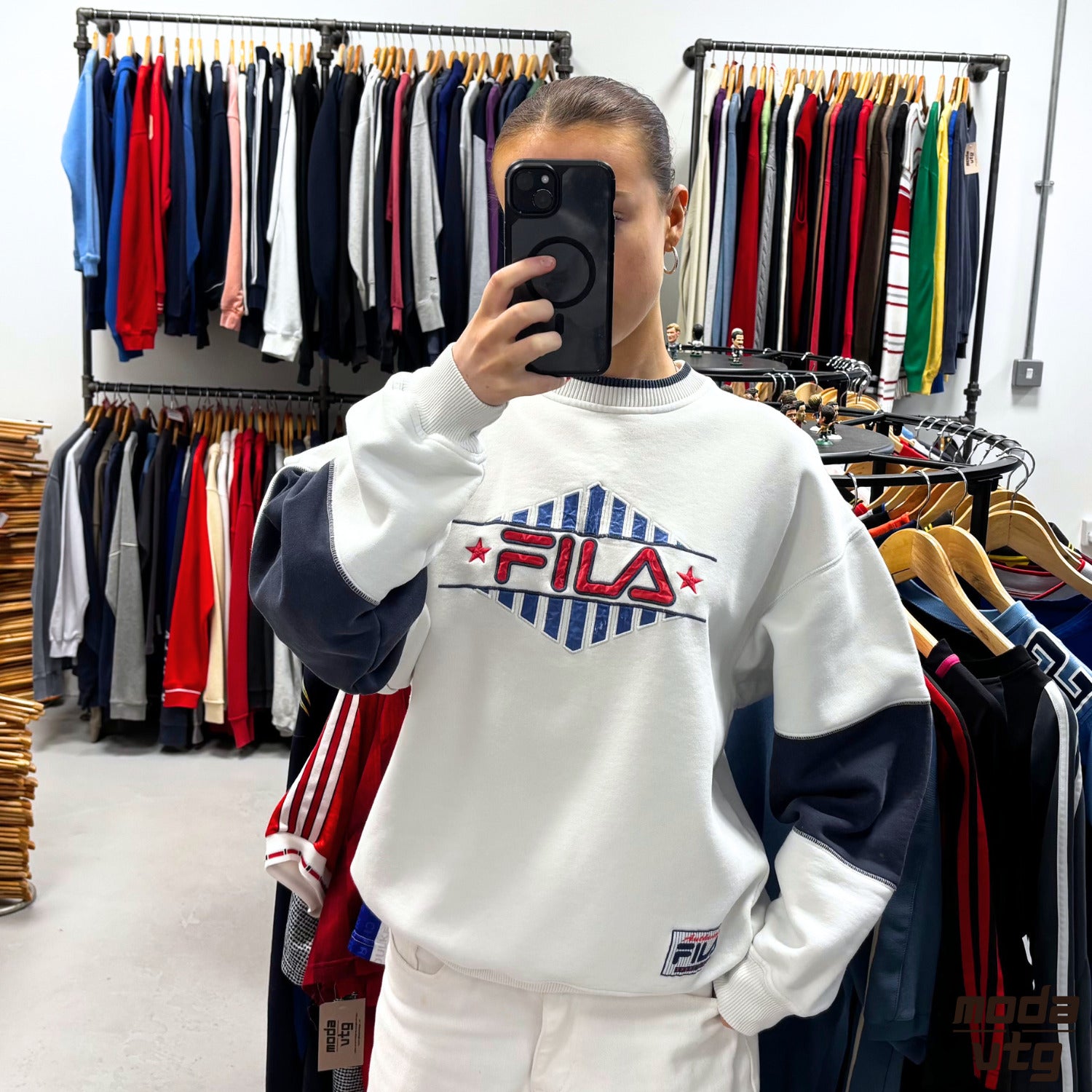 Vintage 90s Fila Sweatshirt White Medium Retro Unisex