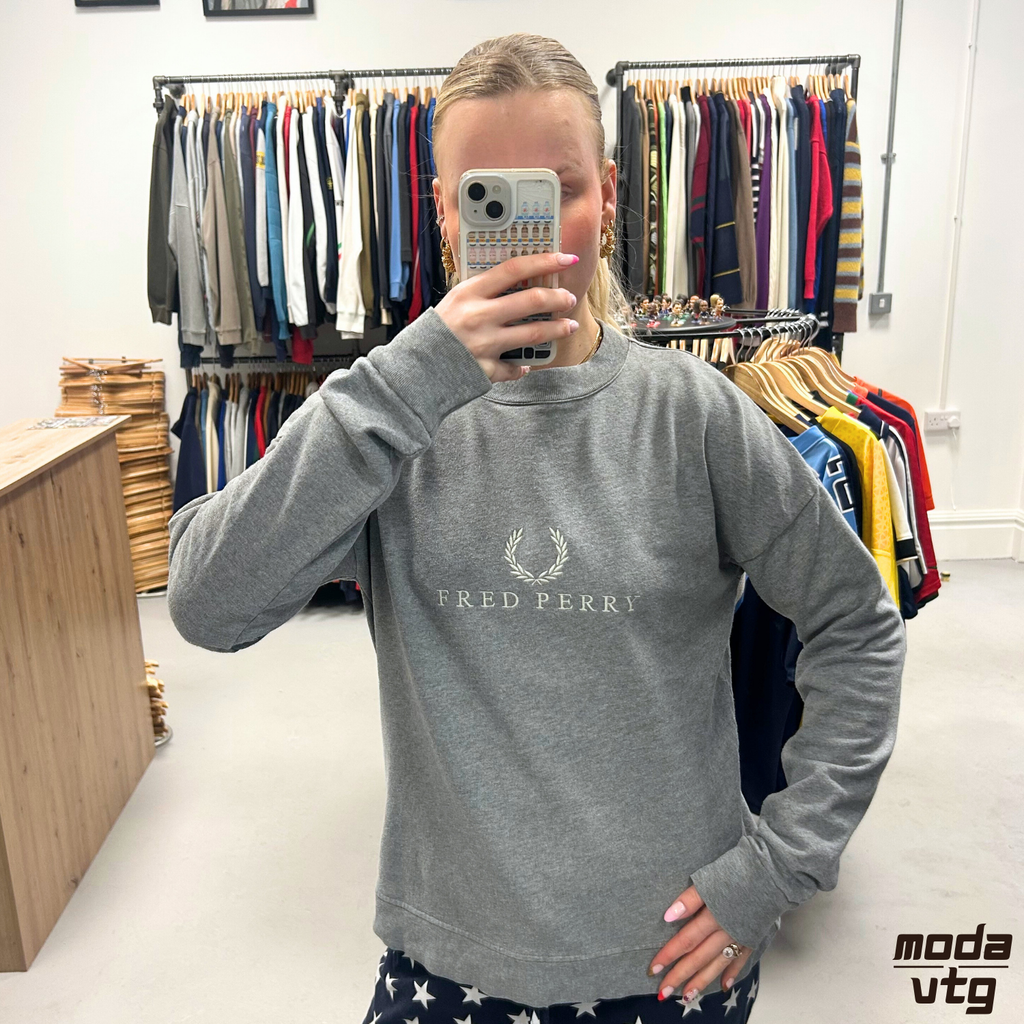 Vintage Y2K Fred Perry Sweatshirt Grey Small Unisex Retro Spellout