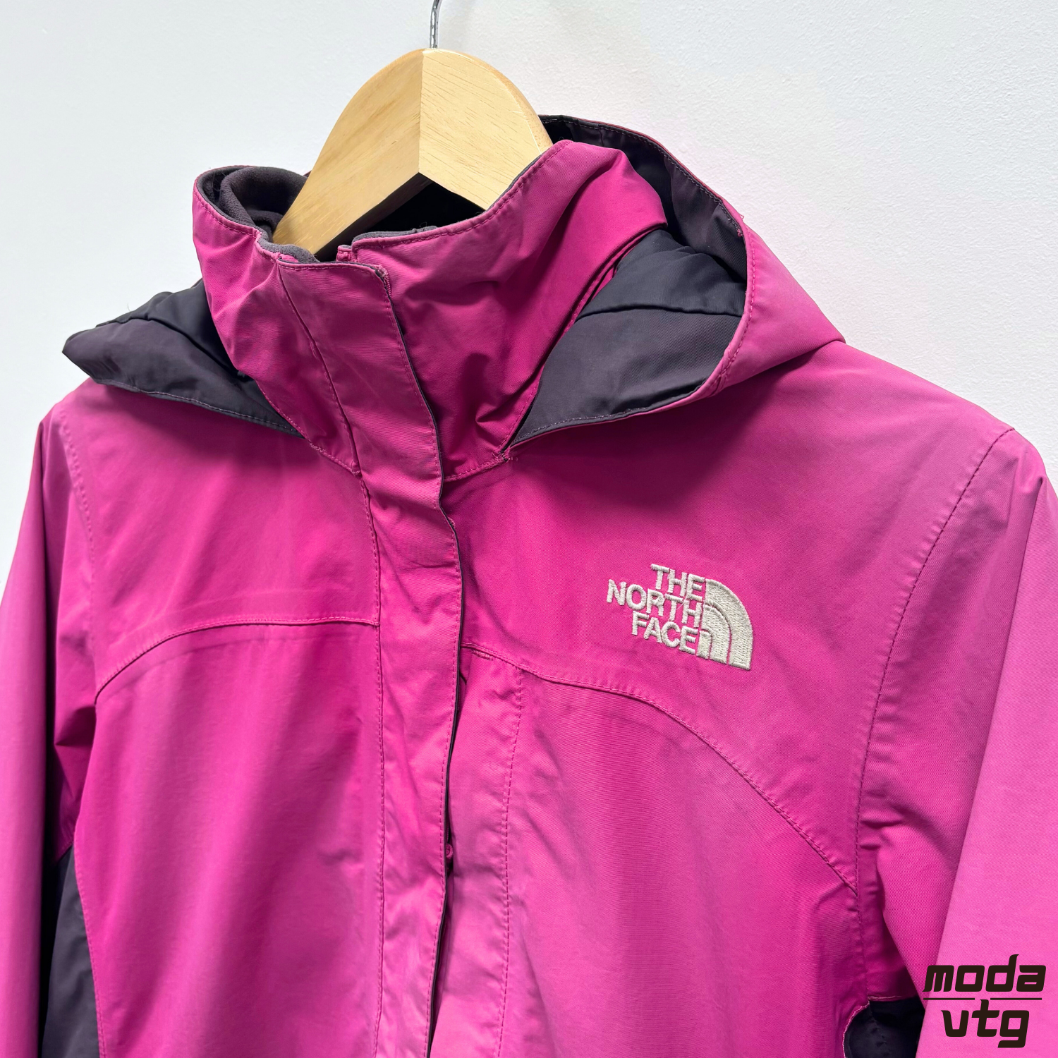 Vintage Y2K The North Face Raincoat Women’s Medium Pink Walking Winter Gorpcore