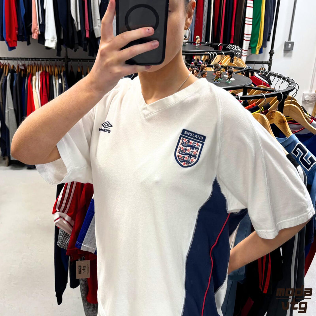 Vintage Y2K England T-Shirt White Medium Umbro Retro Unisex