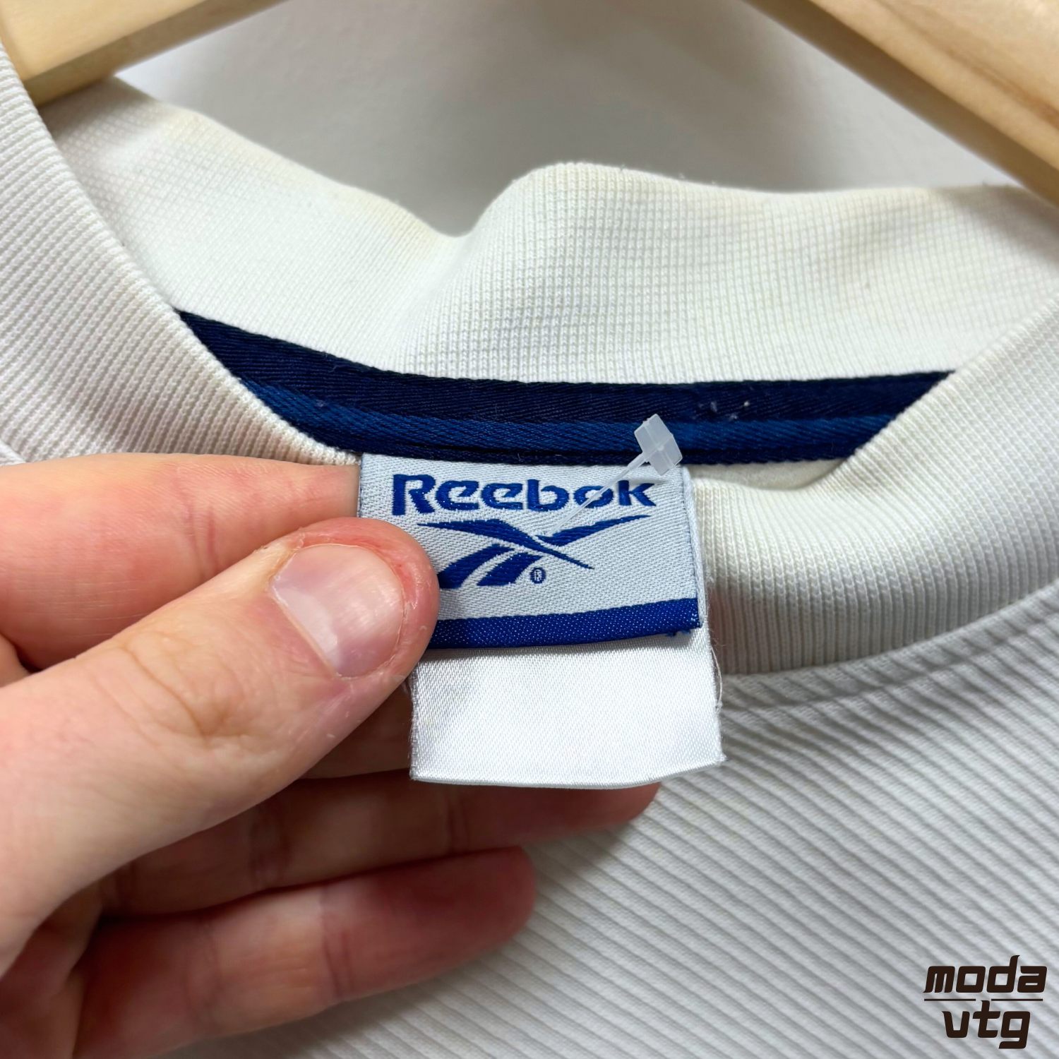 Vintage Y2K Reebok Sweatshirt White Medium Retro