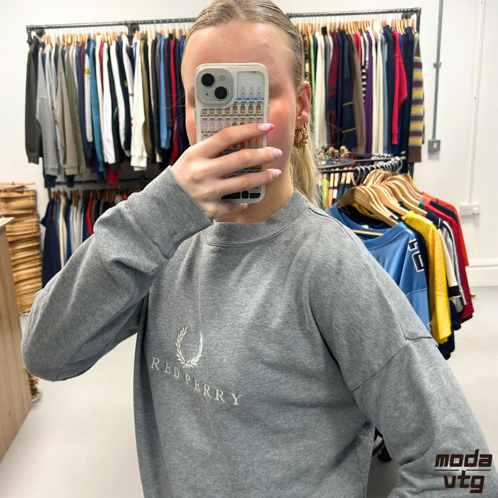 Vintage Y2K Fred Perry Sweatshirt Grey Small Unisex Retro Spellout