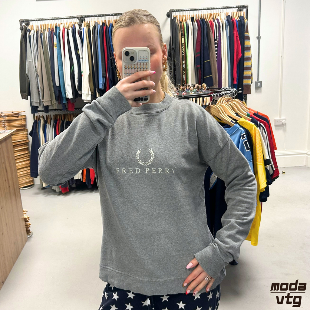 Vintage Y2K Fred Perry Sweatshirt Grey Small Unisex Retro Spellout