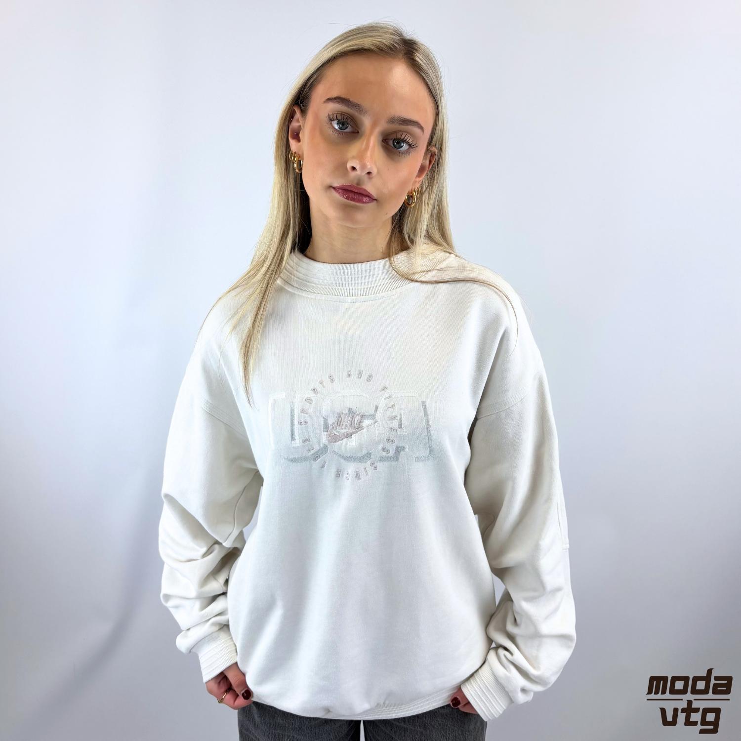Vintage 90s Nike Sweatshirt White Medium Crewneck Retro