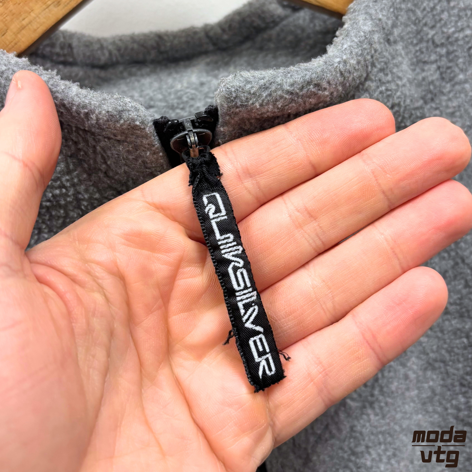 Vintage Y2K Quiksilver Fleece Grey Medium Polartec Winter Quarter Zip