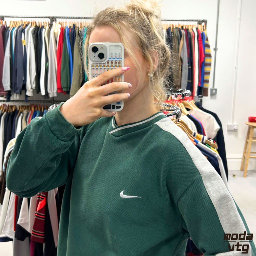 Vintage 90s Nike Sweatshirt Green Medium Retro Unisex