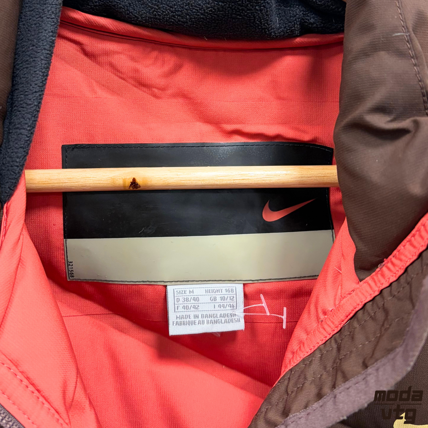 Vintage Y2K Nike Gilet Brown Women’s Medium Retro