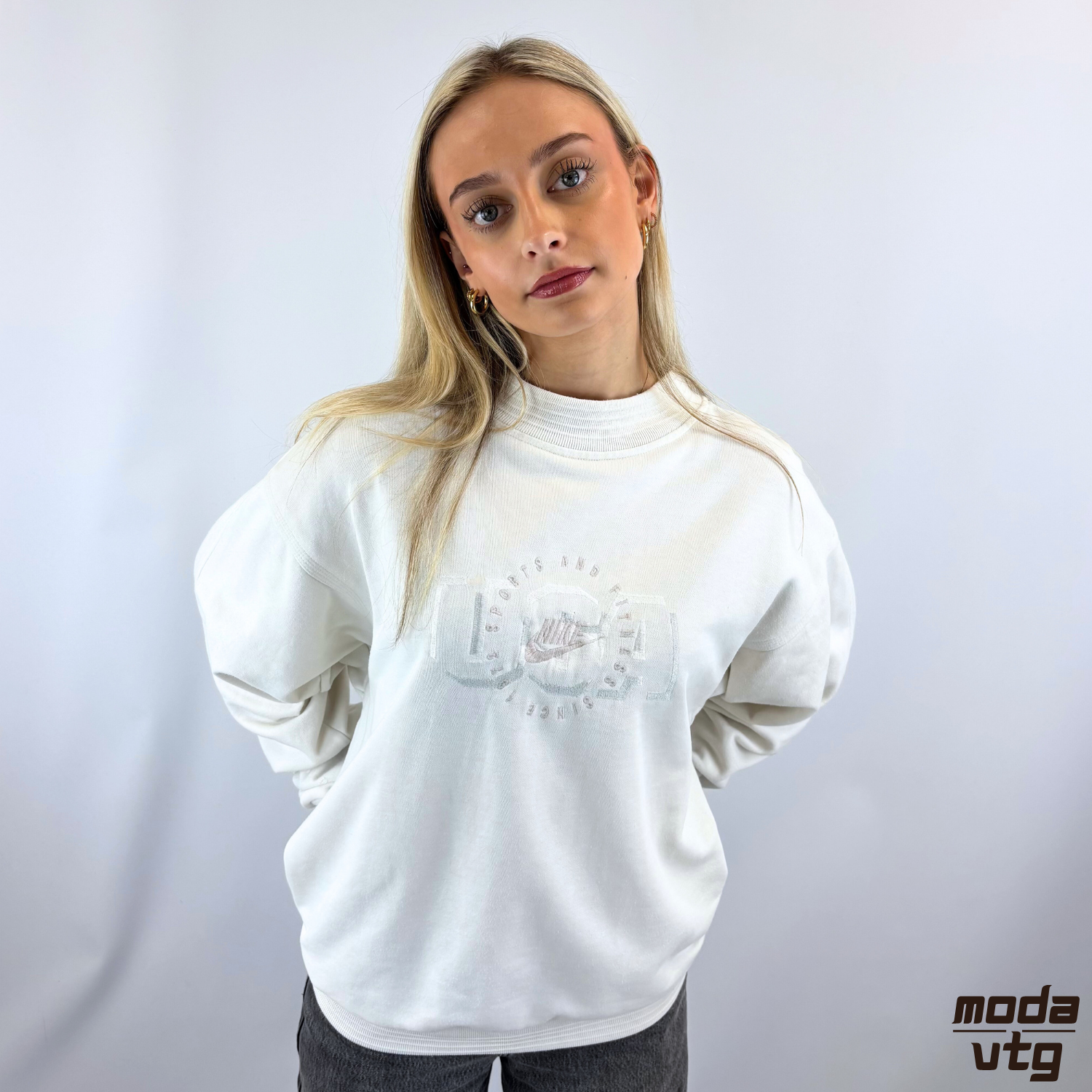 Vintage 90s Nike Sweatshirt White Medium Crewneck Retro