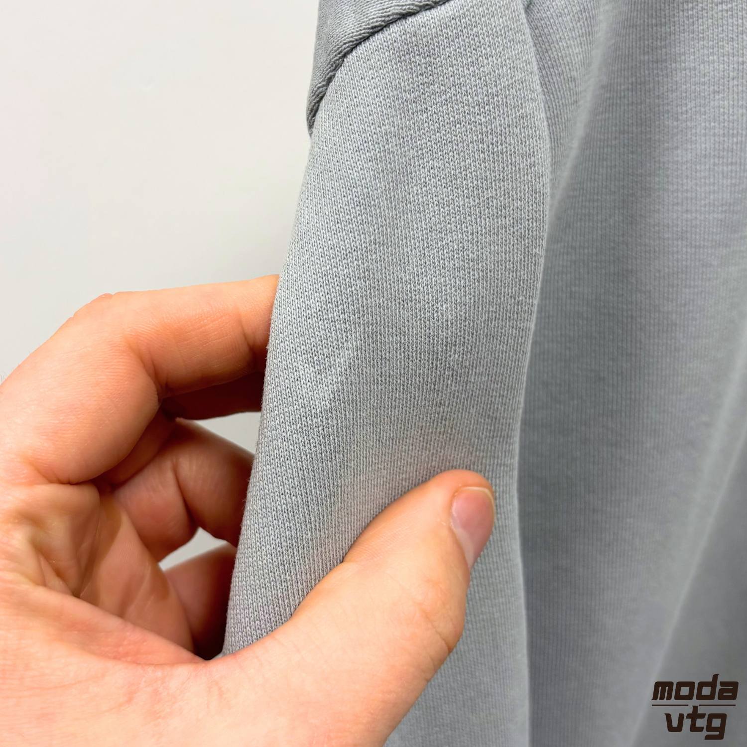 Vintage Y2K Adidas Sweatshirt Grey Medium Crewneck