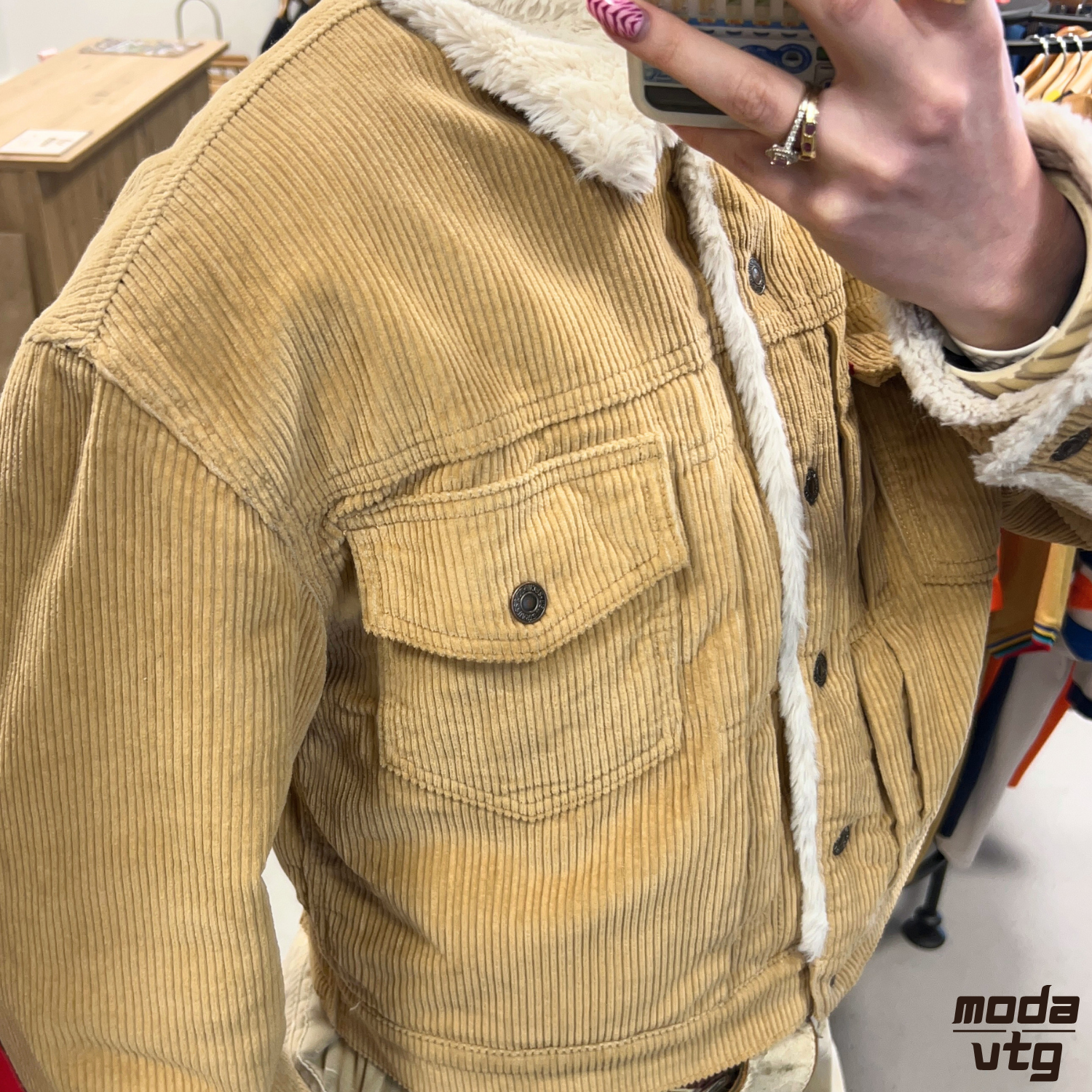 Vintage Y2K Levi’s Corduroy Jacket Beige Women’s Small Retro
