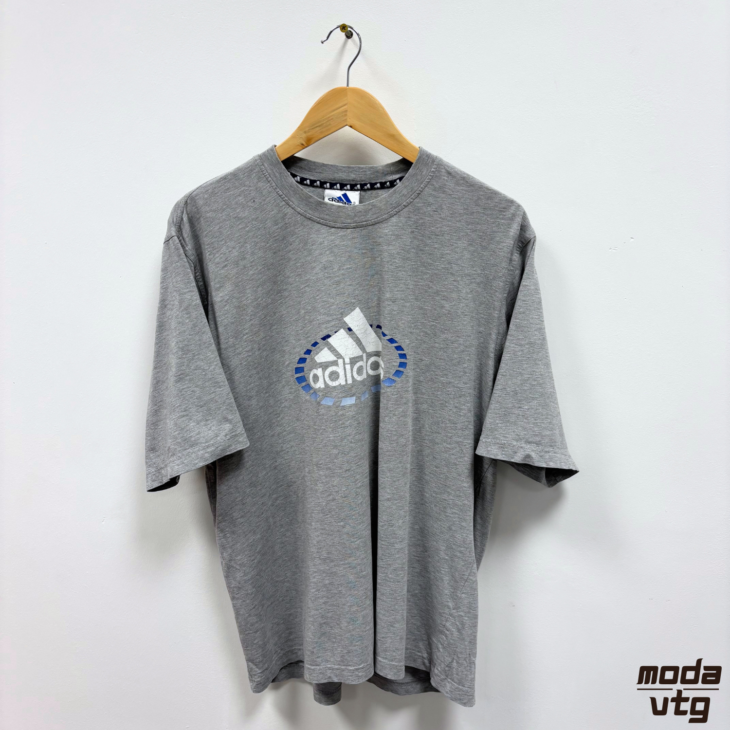 Vintage 90s Adidas T-Shirt Grey Large Print