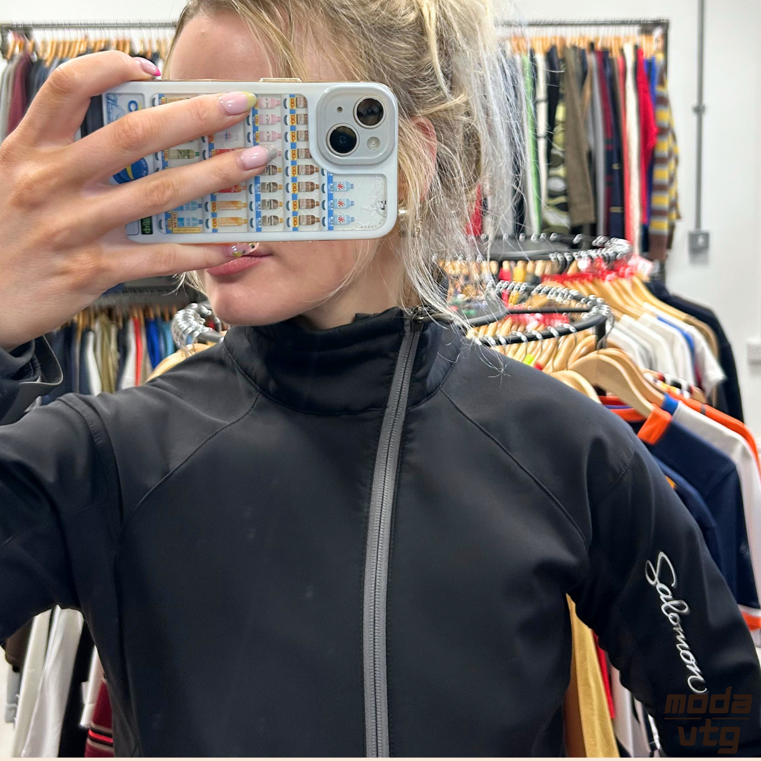 Vintage Y2K Salomon Softshell Jacket Black Women’s Medium Lightweight Outdoors