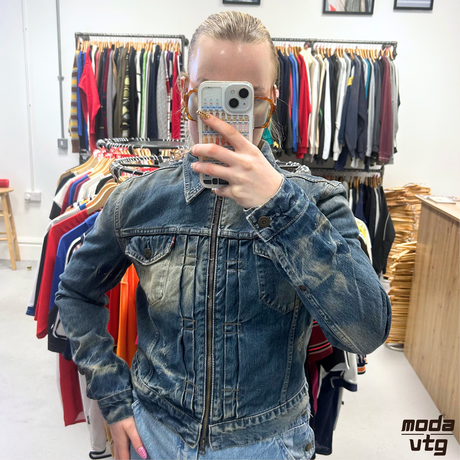 Vintage Y2K Levi’s Navy Women’s XS Retro Zip Up
