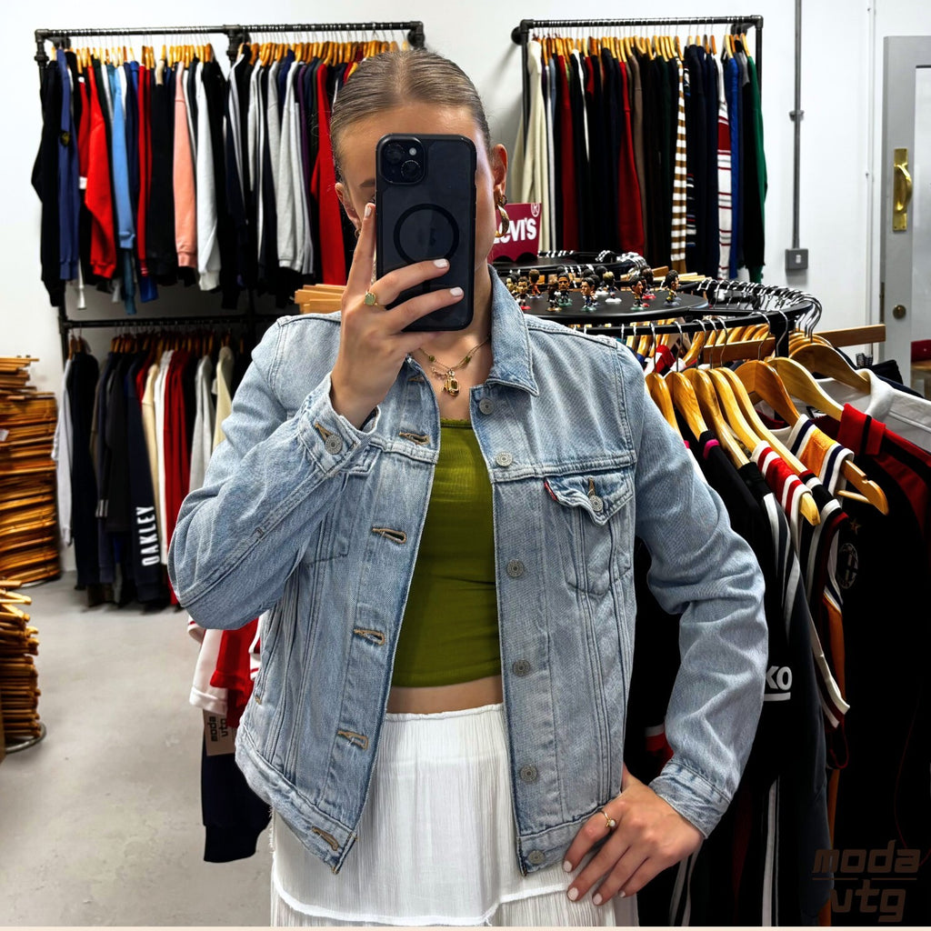 Vintage Y2K Levi’s Denim Jacket Blue Women’s Small Retro
