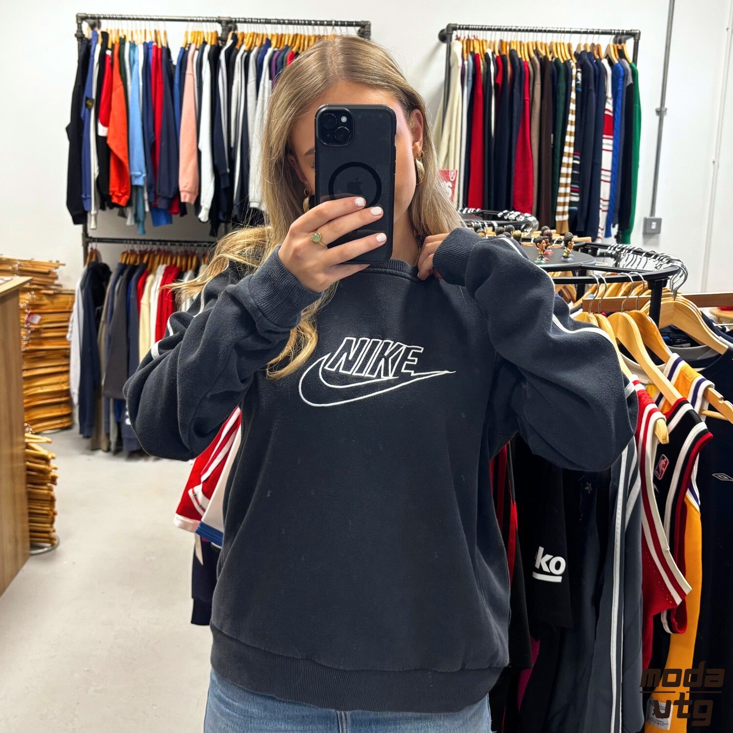 Vintage Y2K Black Nike Sweatshirt Medium Retro Unisex Crewneck