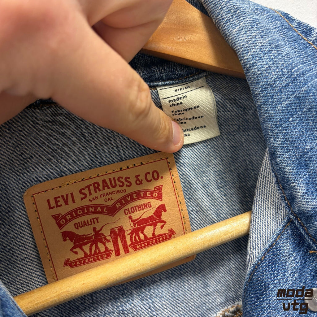 Vintage Y2K Levi’s Denim Jacket Blue Women’s Small Retro