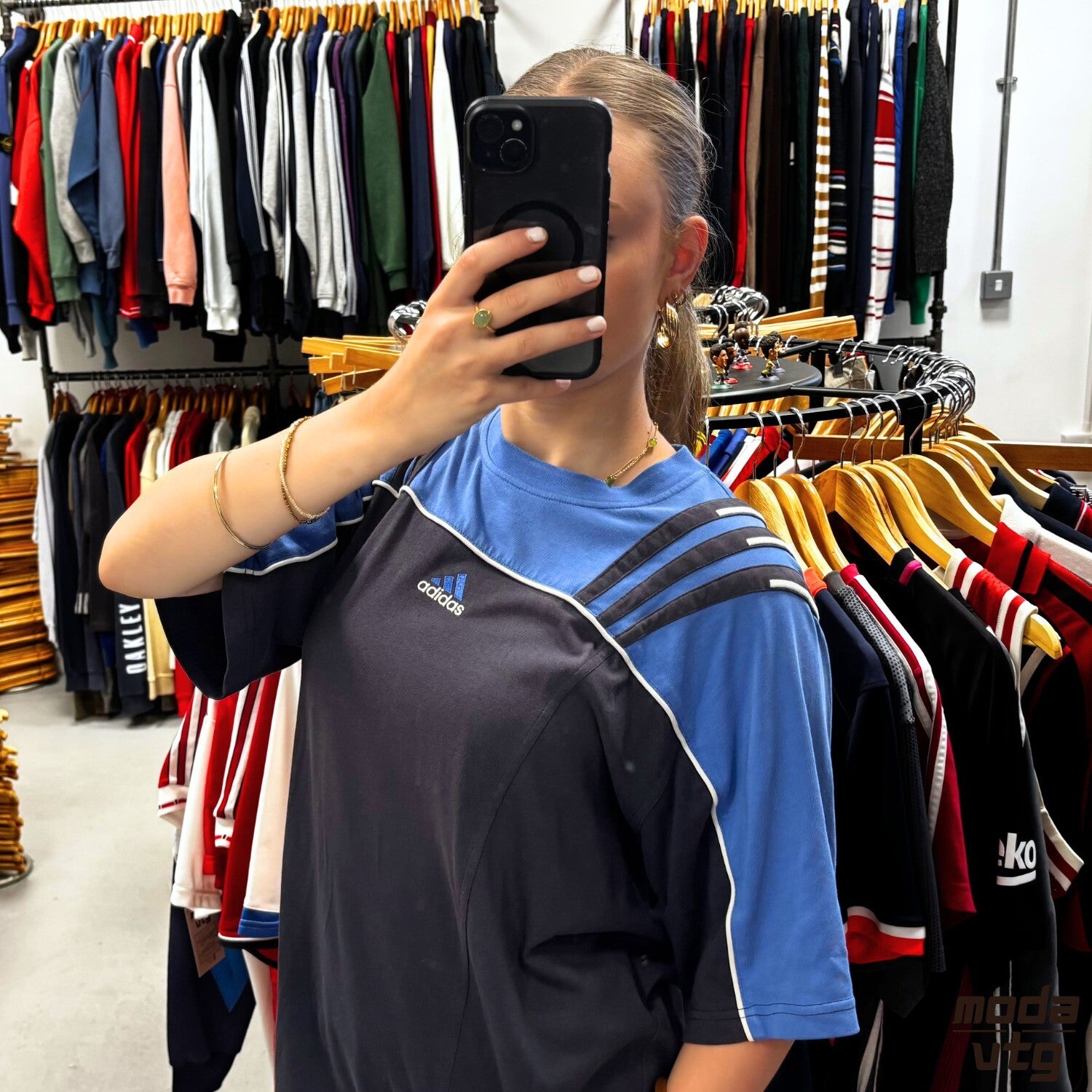 Vintage Y2K Adidas T-Shirt Blue Large Retro Unisex