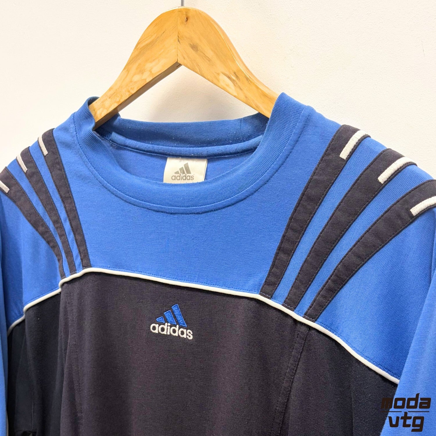 Vintage Y2K Adidas T-Shirt Blue Large Retro Unisex