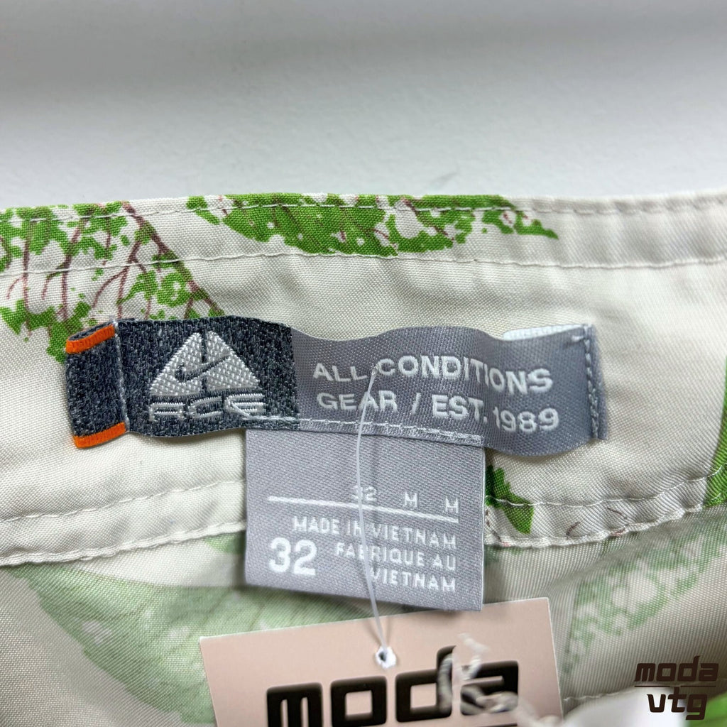 Vintage Y2K Nike ACG Swim Shorts White Green Large Summer Holiday Retro