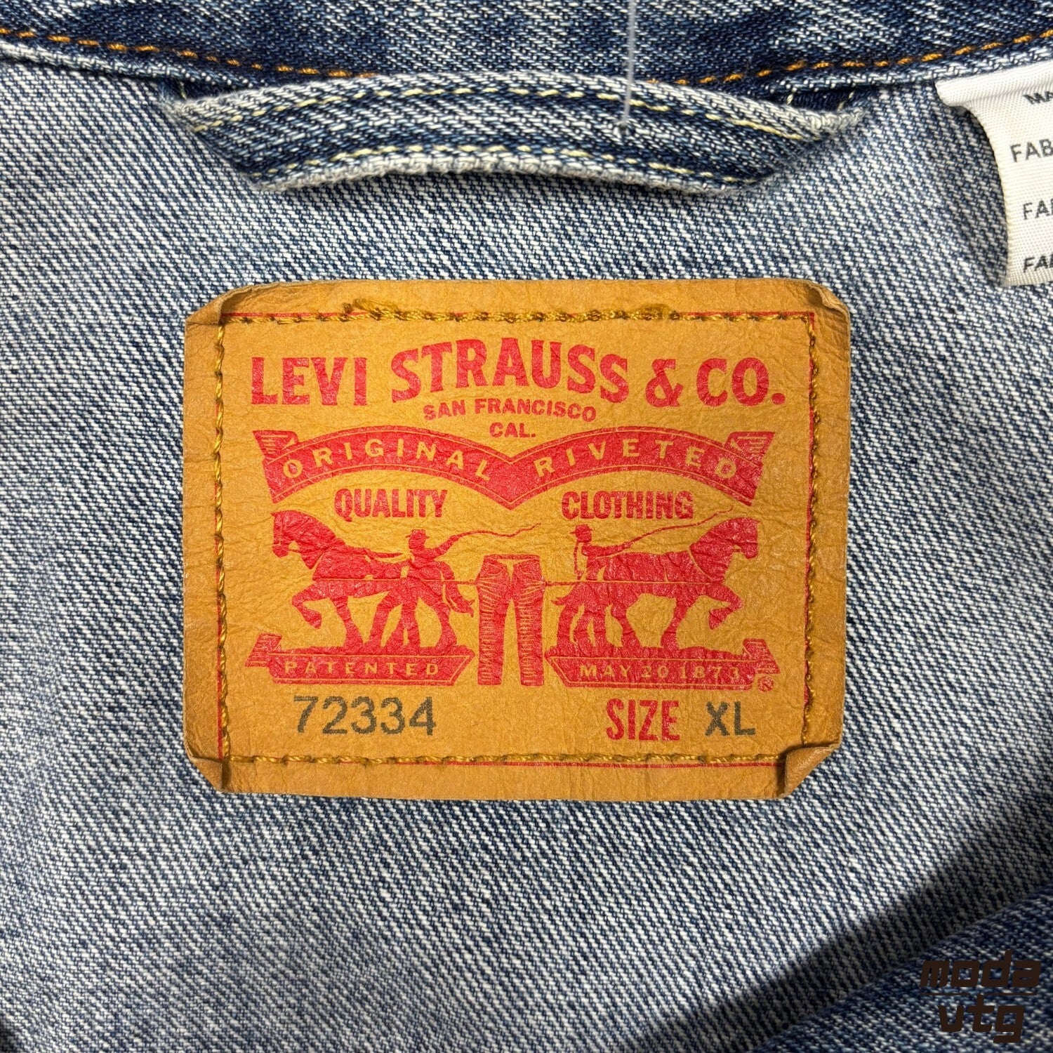 Vintage Y2K Levi’s Denim Jacket Blue Large Retro