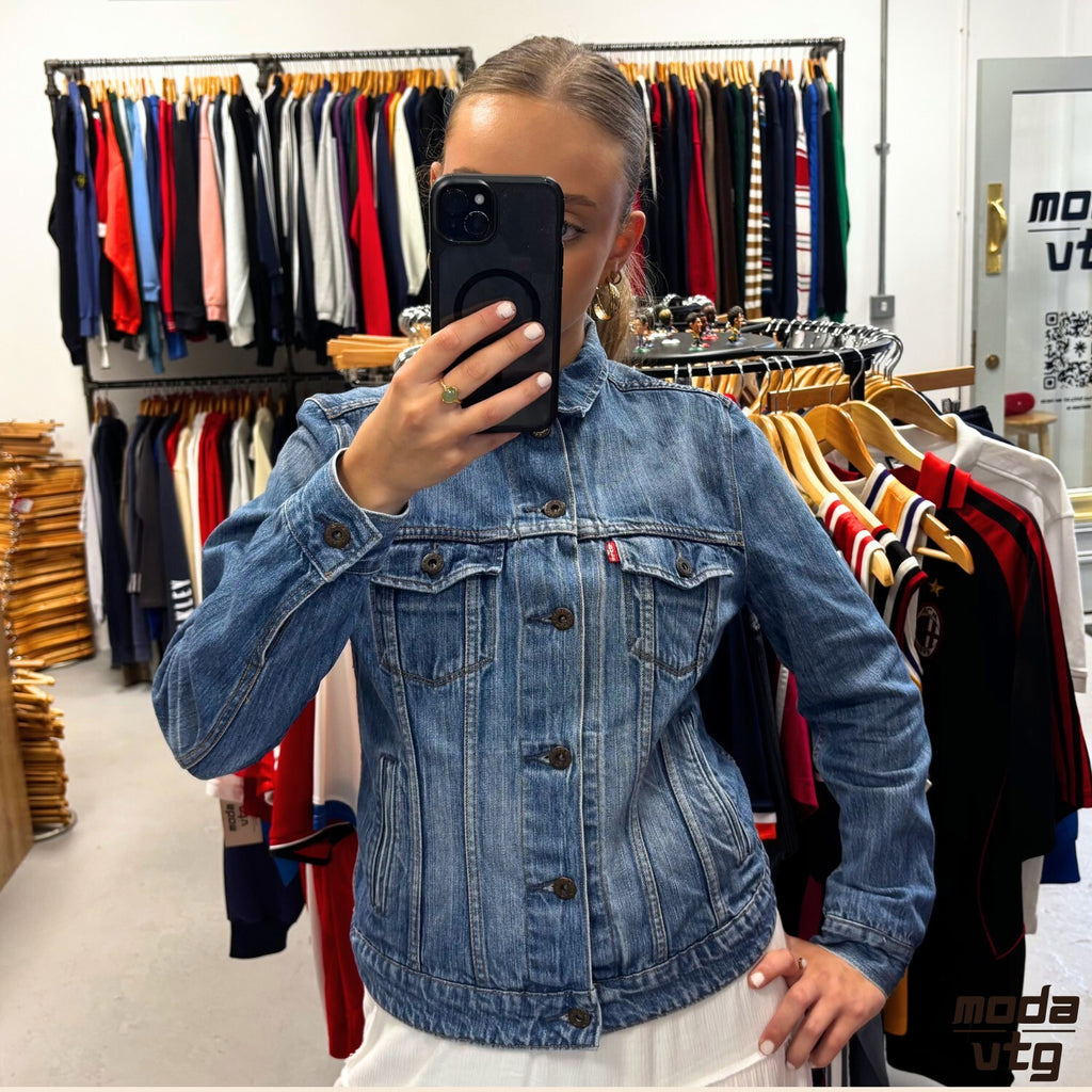Vintage Y2K Levi’s Denim Jacket Blue Women’s Small Retro